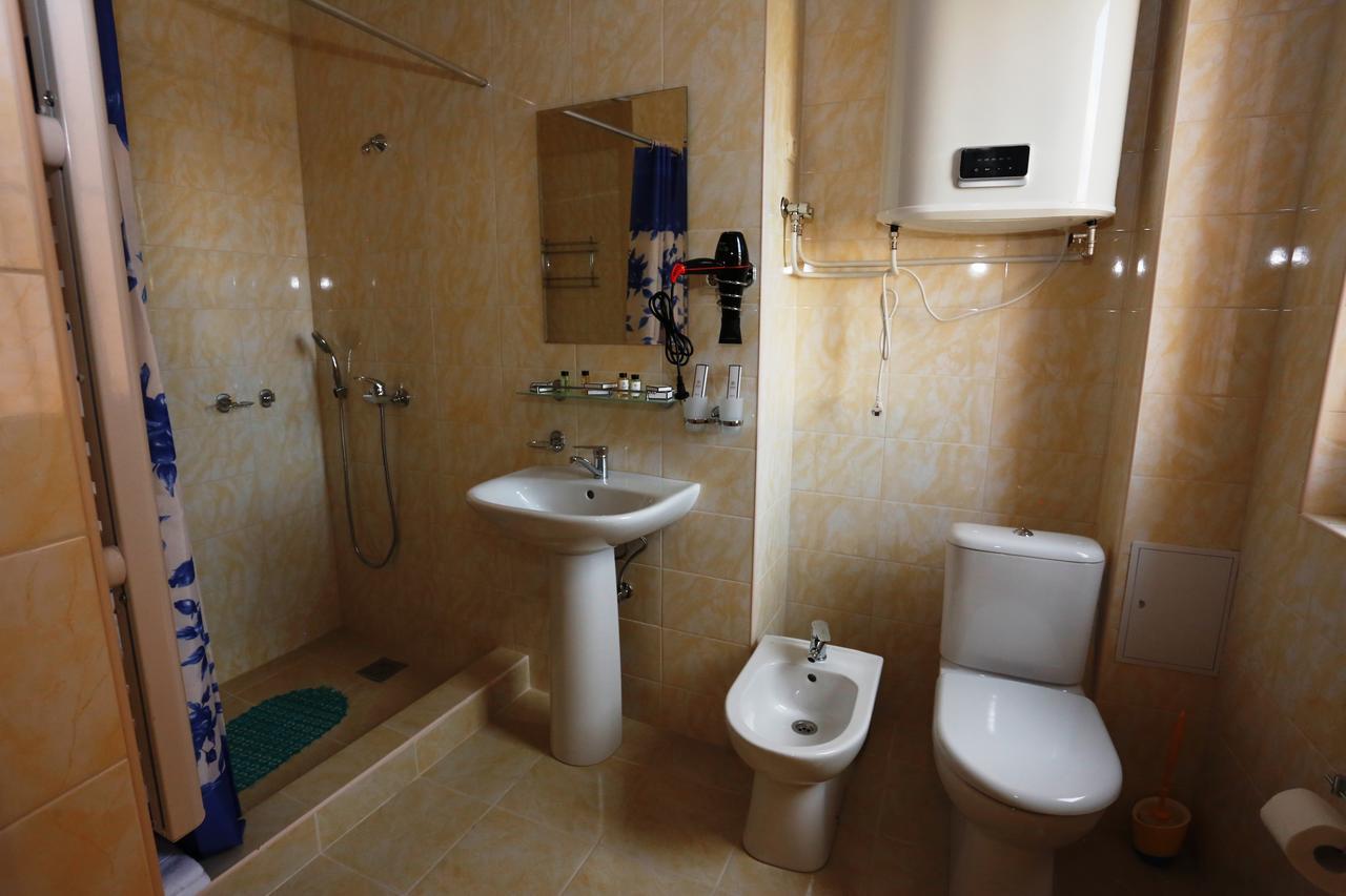Hotel Acra Sukhumi Exteriör bild